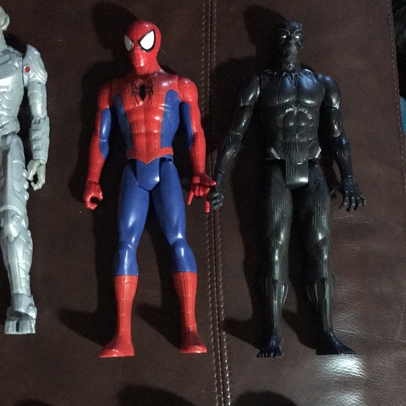 8 Super Hero Action Figures - Picture 2 of 5